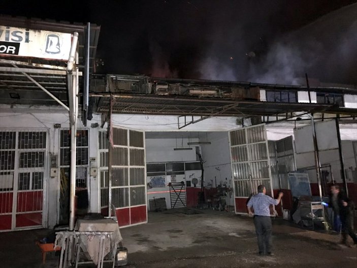 Karabük'te sanayi sitesinde iş yerleri yandı