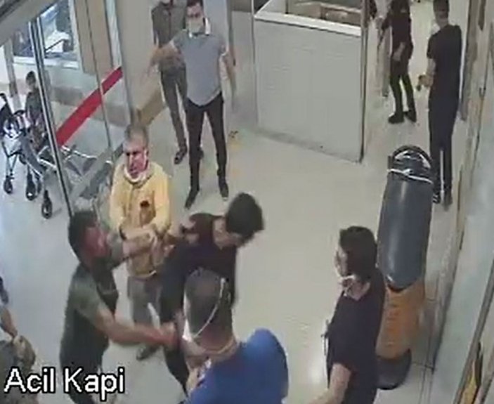 Gaziantep'te sağlık çalışanlarına palalı saldırı