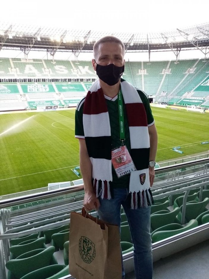 Wroclaw Stadyumu’nda tek başına maç izledi