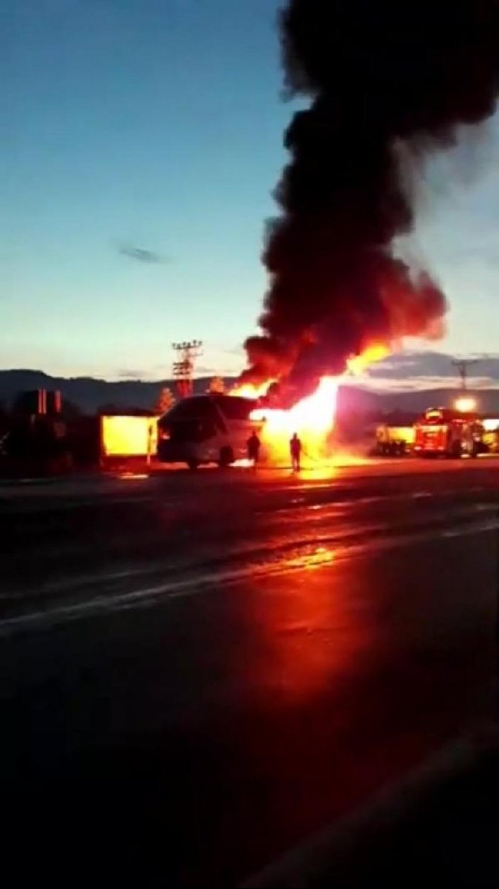 Zonguldak'ta yolcu otobüsü yandı