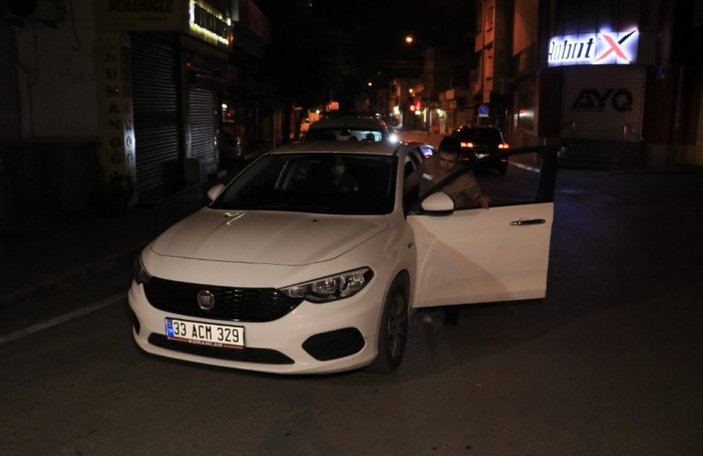 Adana'da 3 kişi uyuşturucu kullanırken polise yakalandı