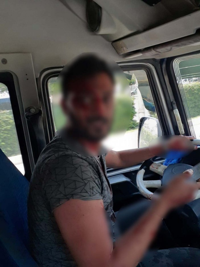 Mersin'de minibüsçülerin yolcu kavgası