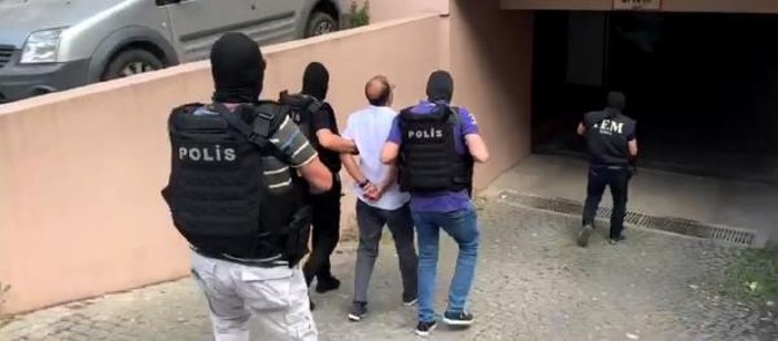 İzmir'de, kırmızı bültenle aranan terörist yakalandı