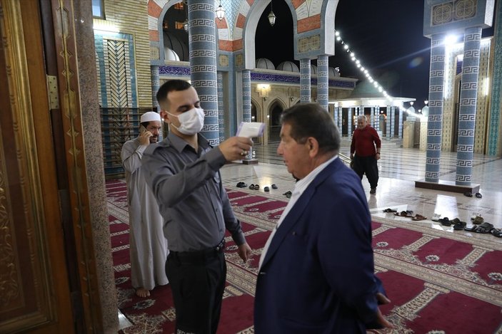 Erbil'de camiler yeniden ibadete kapatıldı
