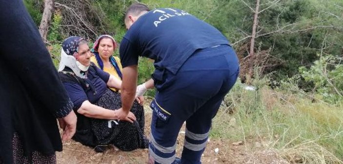 Mersin'de kamyonet ormanlık alana düştü: 3 yaralı