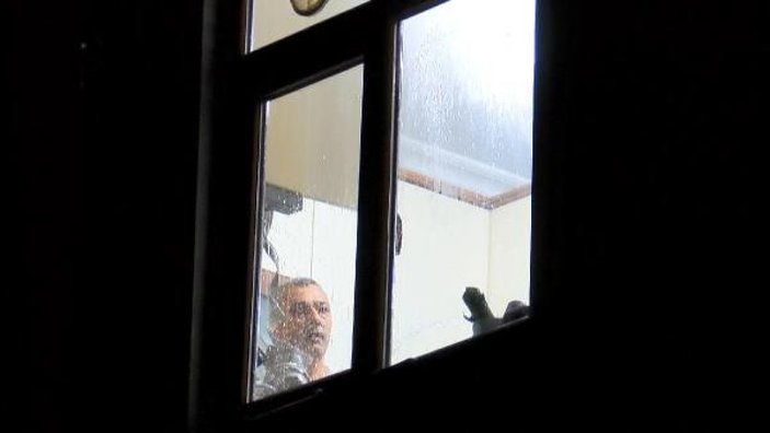 Bakırköy'de darbedilen kadın pencereden atladı