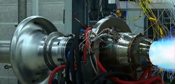 Türkiye'nin orta menzilli yerli füze motoru test edildi