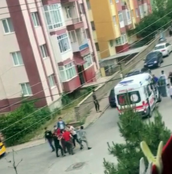 Sivas'ta küçük kıza çarpan sürücüye darp anı kamerada