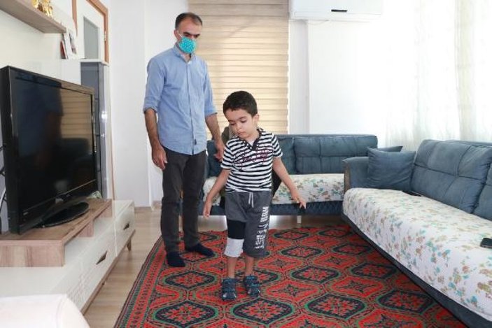 Adana'da skolyoz hastası Cihan'ın ailesi yardım bekliyor