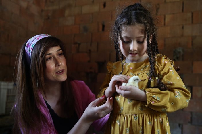 Kızlarının mutluluğu için İstanbul'dan köye taşındılar