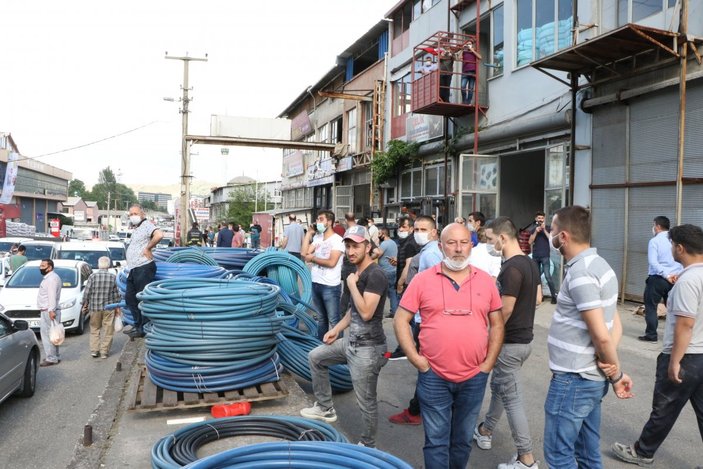 Karabük'te cezayı yedi, polislere saldırdı