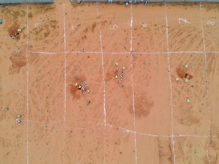 Libya'da toplu mezardaki kazı çalışması görüntülendi