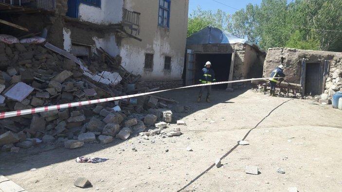 Van'da deprem bölgesinde hasar tespit çalışmaları başladı