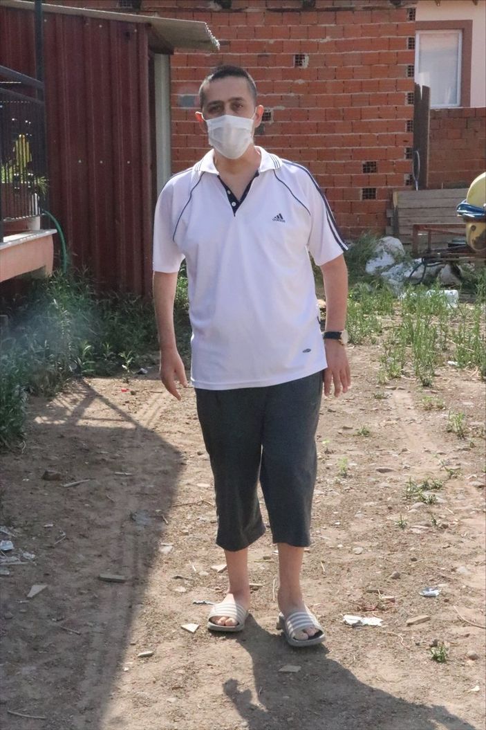 a İzmir'de koronadan kurtulan genç, yaşıtlarını uyardı