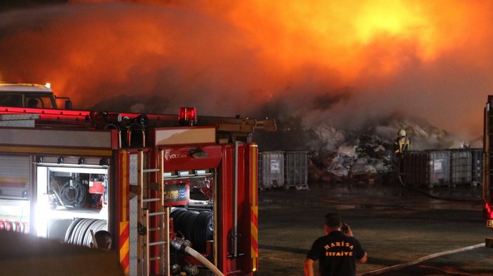 Manisa ve Adana'da fabrika yangınları