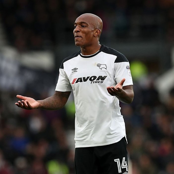 İngiliz futbolcu Andre Wisdom bıçaklandı