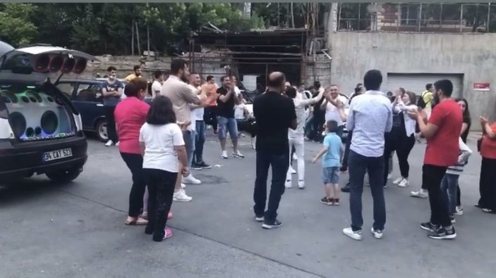 Koca'dan asker uğurlama tepkisi: İyilik yapmıyorsunuz