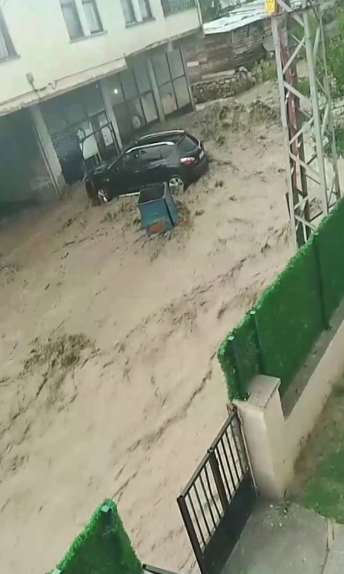 Sivas'ta sağanak yağış sele sebep oldu