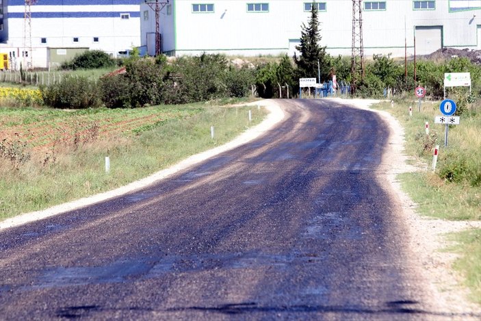 Kırklareli'nde sıcak hava asfaltı eritti