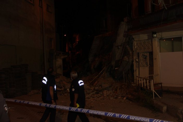 Erzurum'da terk edilmiş bir bina yıkıldı