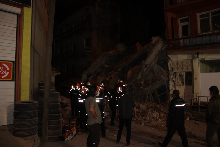 Erzurum'da terk edilmiş bir bina yıkıldı