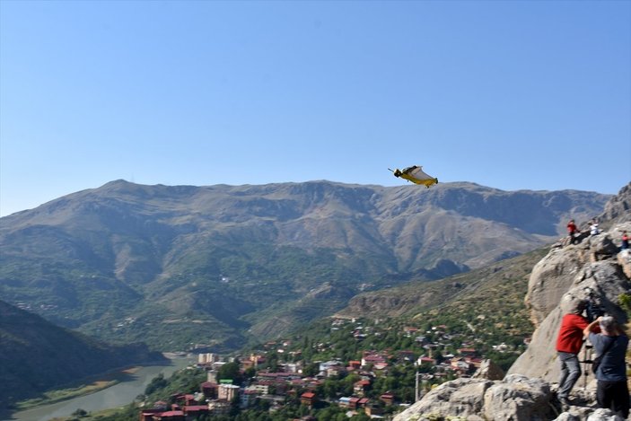 Erzincan'da saatte 200 kilometre hızla yarasa atlayışı