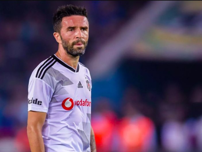 Gökhan Gönül, Beşiktaş'tan ekstra bonus istedi