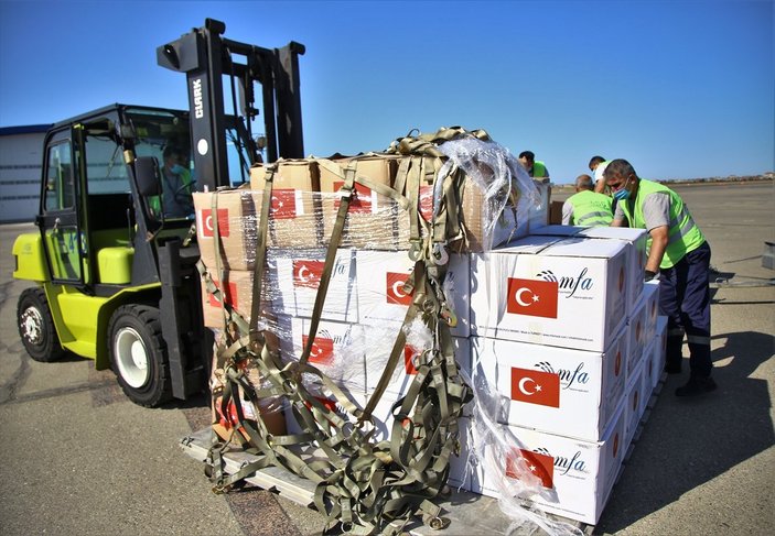 Türkiye'nin korona yardımı Azerbaycan'a ulaştı