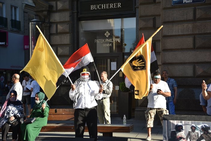 Viyana'da Sisi'yi protesto ettiler