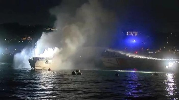 Bebek'te tekne yangını