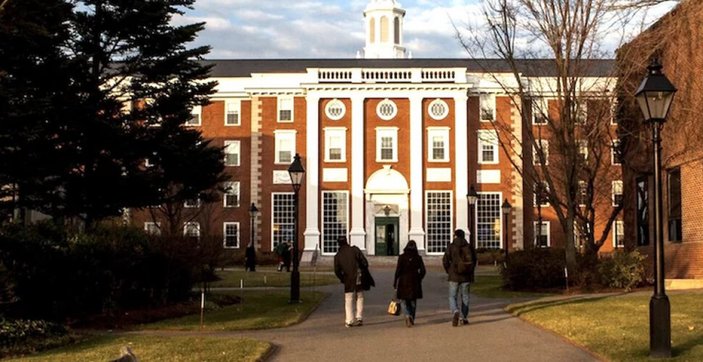 Harvard Üniversitesi gelecek yıl dersleri online yapacak