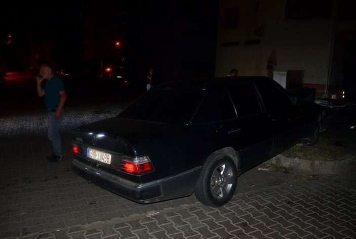 Samsun'da alkollü sürücü polisten kaçtı, kaza yaptı
