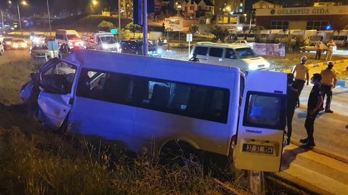i Kastamonu'da kovalamaca: Kaçan araç ve polis kaza yaptı