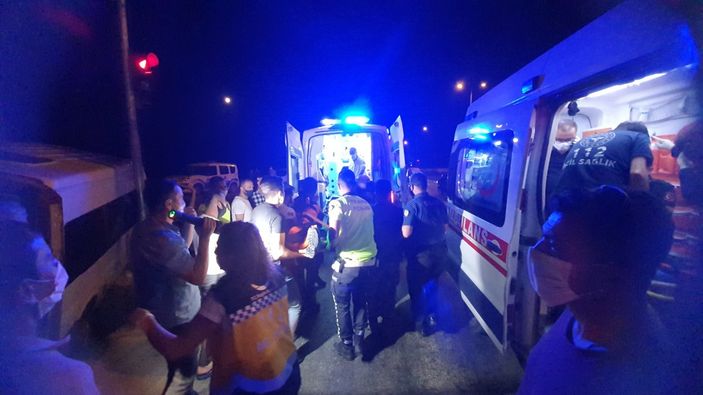 i Kastamonu'da kovalamaca: Kaçan araç ve polis kaza yaptı