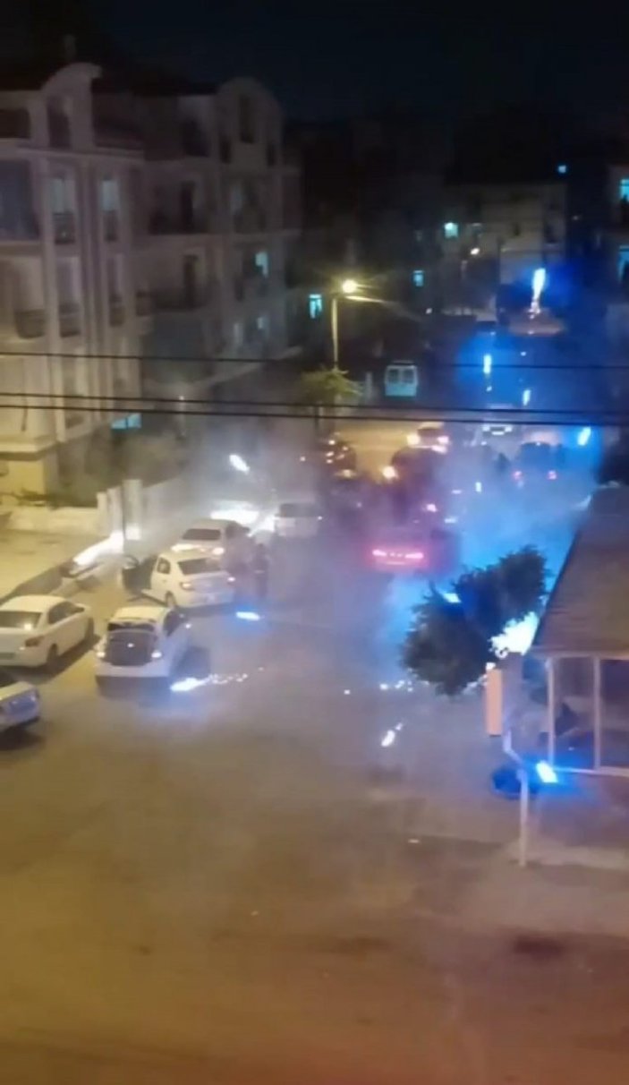 Antalya'da, havai fişek kutusu sokak ortasında alev aldı