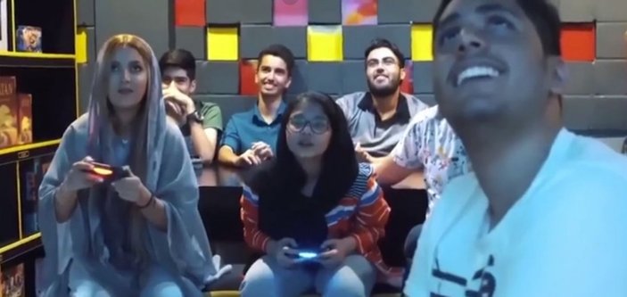 İranlı kadın gamer'lar, internet sorunundan şikayetçi