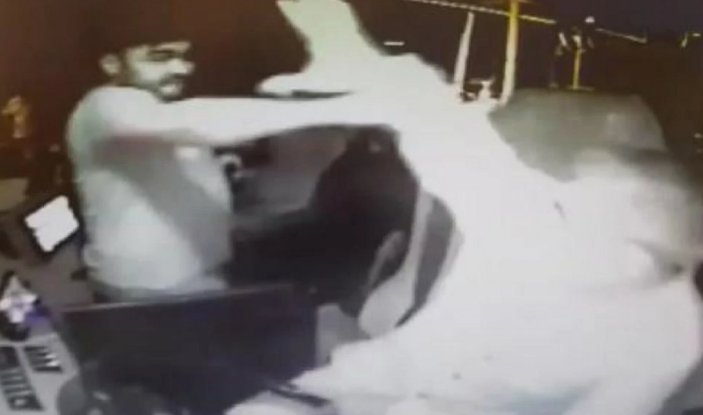 Mersin'de darbedilen şoförün başına 8 dikiş atıldı