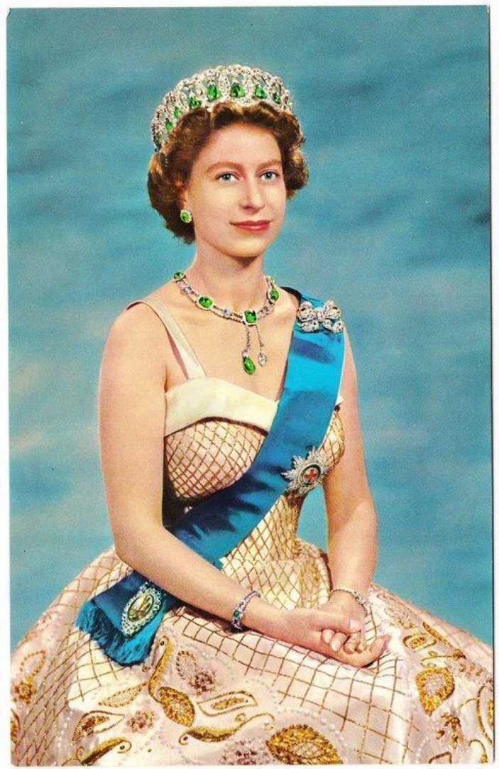 İngiliz Kraliyet Ailesi'ne ait mücevherlerin değeri