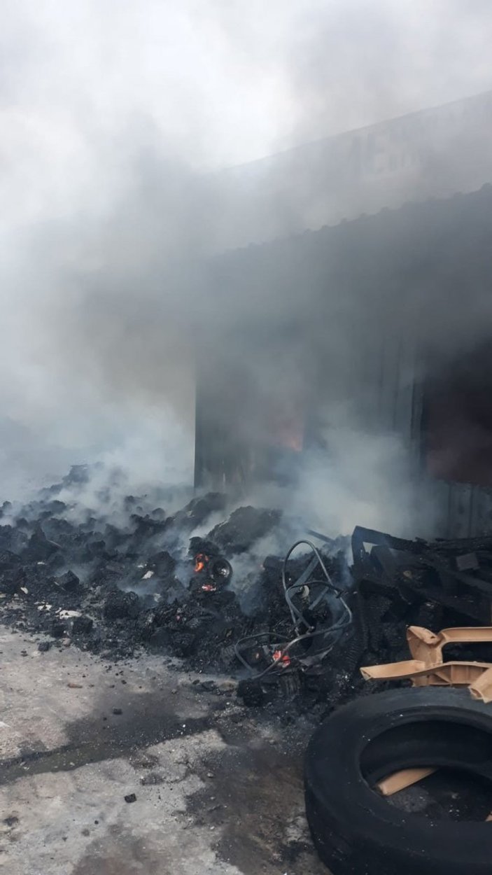 Gebze’de geri dönüşüm tesisinde yangın
