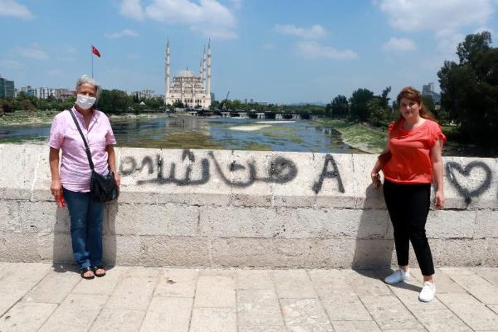 Adanalılardan, tarihi Taşköprü'ye yazılan yazılara tepki