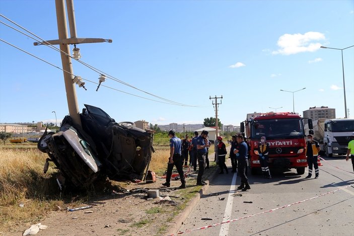 Sivas'ta otomobil beton direğe çarptı: 1 ölü