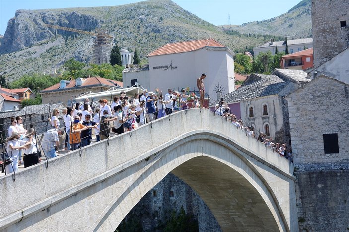 Mostar Köprüsü'nden Srebrenitsa için sessiz atlayış