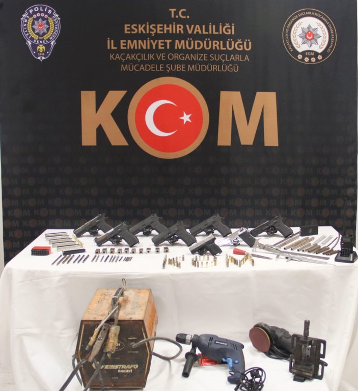 Eskişehir'de silah kaçakçılarına operasyon: 2 gözaltı