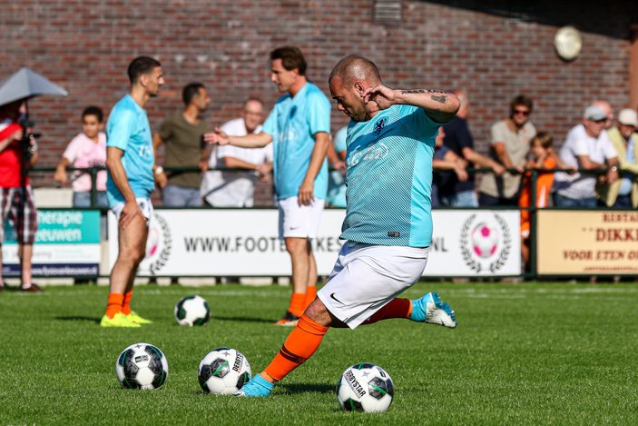 Sneijder, futbola dönmeye hazırlanıyor