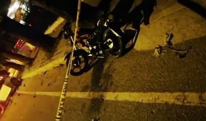 Sakarya'da otomobil motosiklete çarptı: 1 ölü 2 yaralı