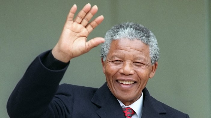 Nelson Mandela'nın kızı Zindzi Mandela hayatını kaybetti