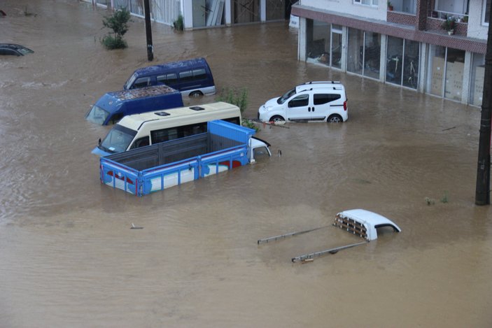 Rize'de selin hasarı gün ağarınca ortaya çıktı