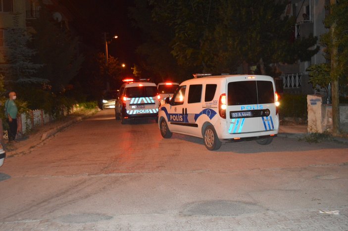 Afyonkarahisar'da polislere saldırı: 4 polis yaralandı