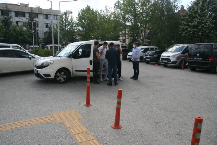 100 bin liralık altını çalan 7 kişinin 6'sı tutuklandı