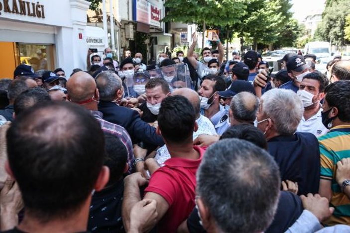 Bakırköy pazar esnafı Ekrem İmamoğlu'nu protesto etti